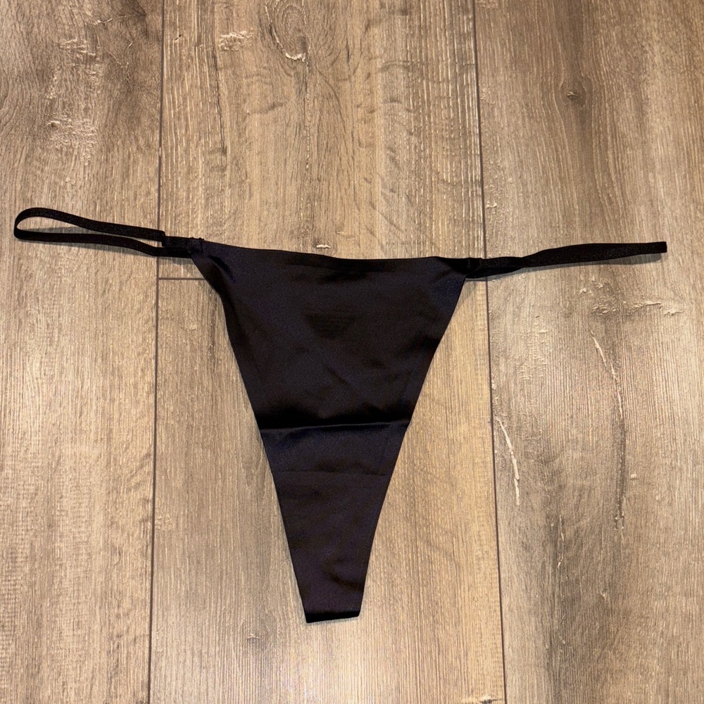 Frederick’s Of Hollywood Liquid Satin G String Panty